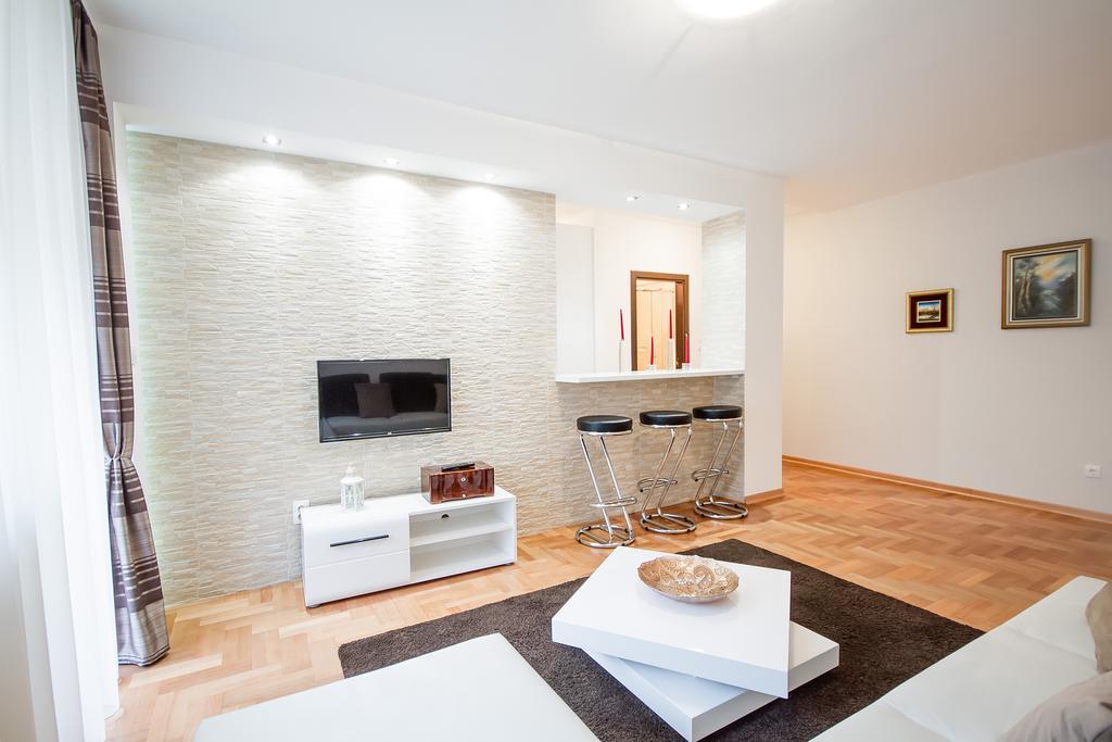 Apartments King Milan, City Center 베오그라드 외부 사진