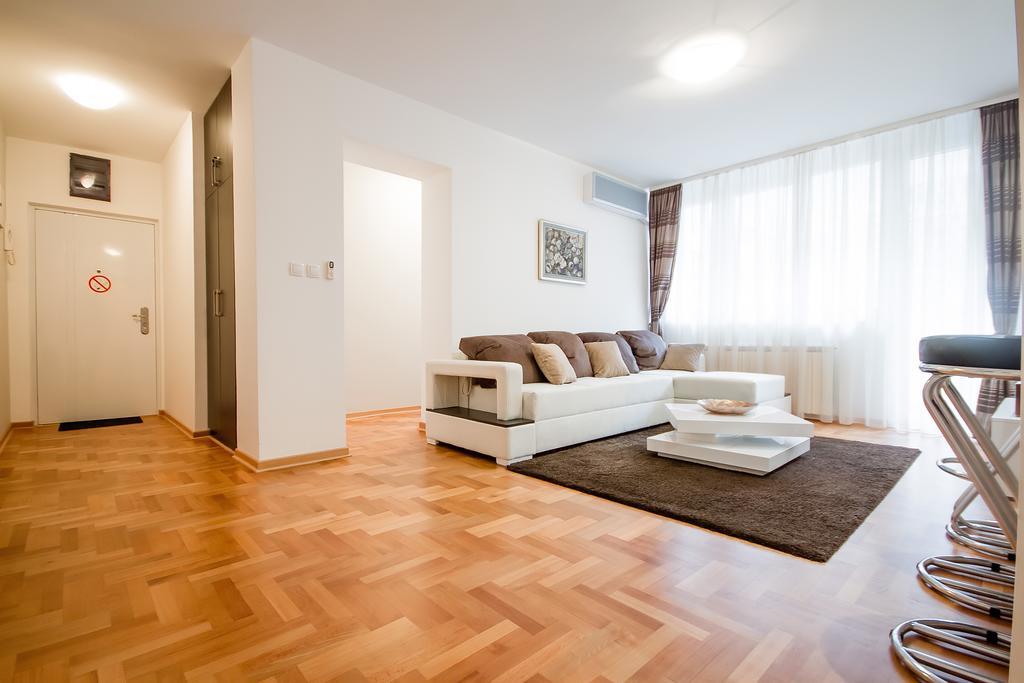 Apartments King Milan, City Center 베오그라드 외부 사진