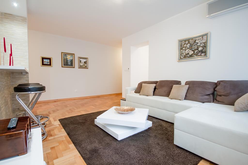 Apartments King Milan, City Center 베오그라드 외부 사진
